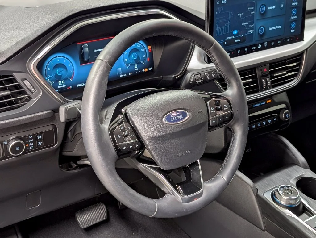 Certified Used 2026 Carbonized Gray Metallic Ford Platinum image 9