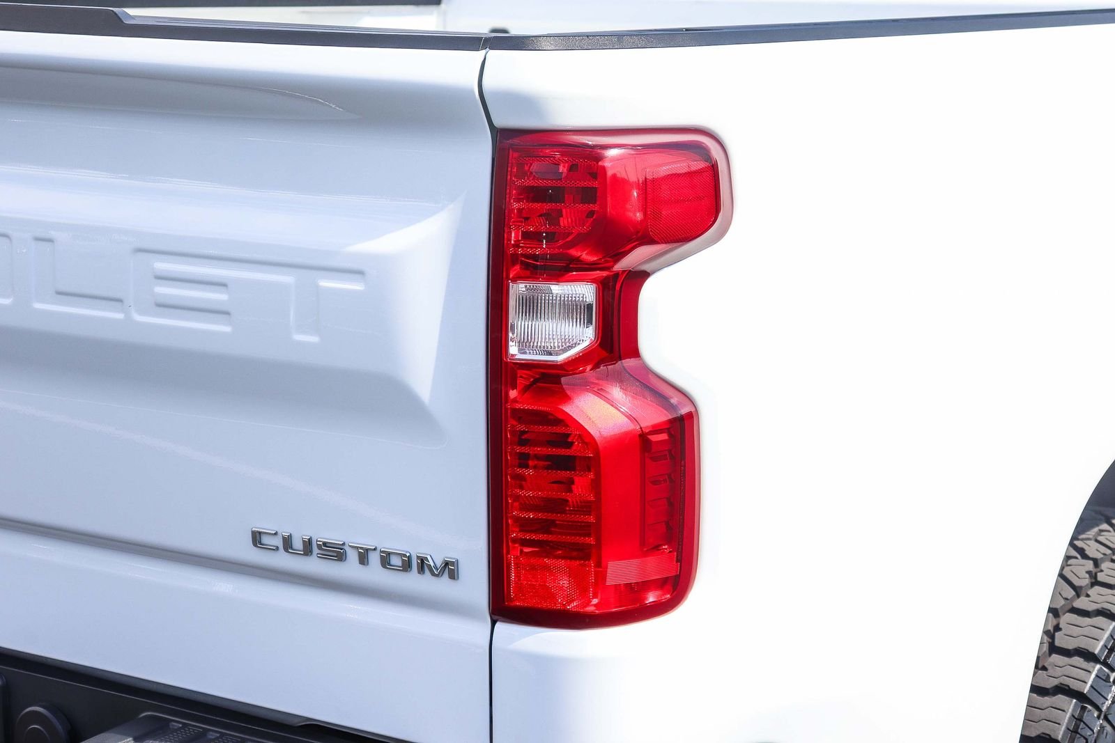 Used 2022 Summit White Chevrolet Custom image 8