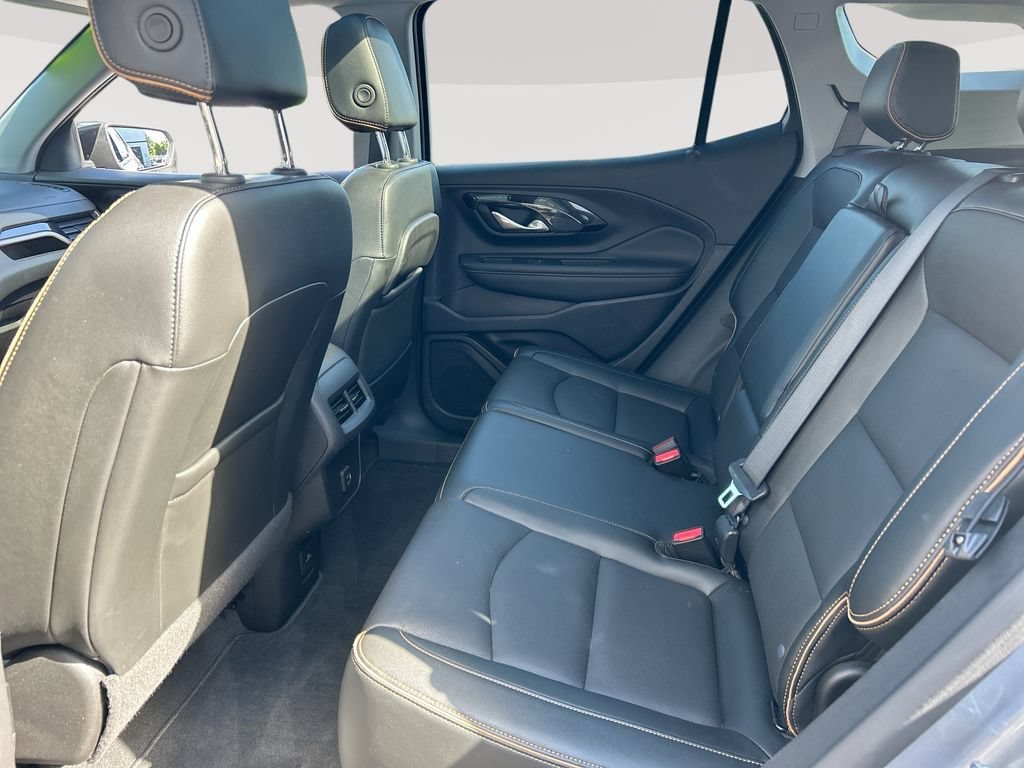 Used 2024 Sterling Metallic GMC AT4 image 28