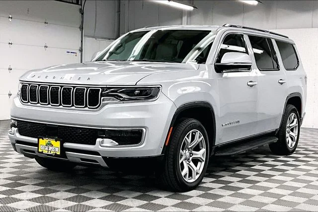 Used 2022 Silver Zynith Jeep Series II image 13