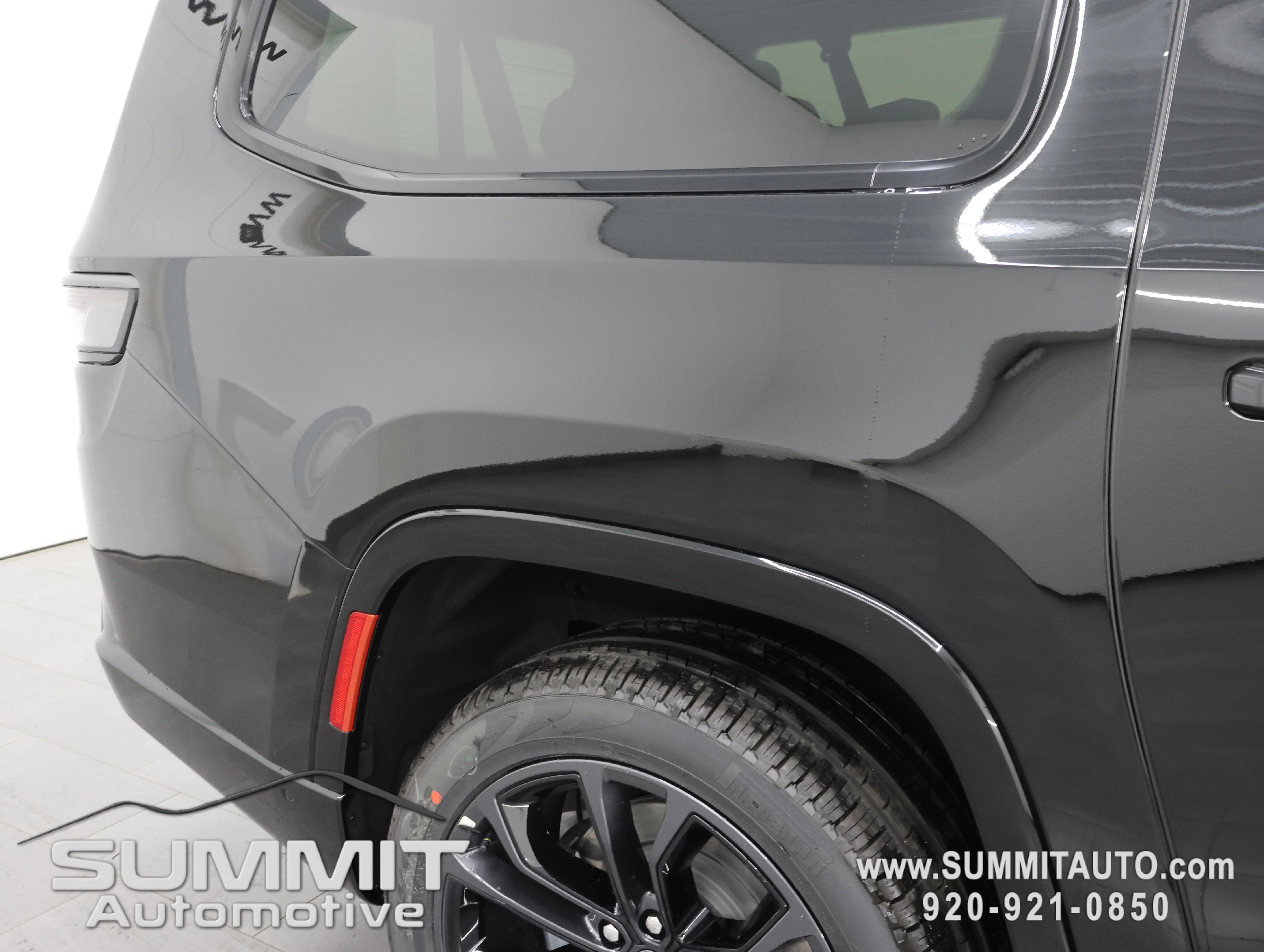 New 2026 High Gloss Black Exterior Paint Jeep Summit Obsidian image 29