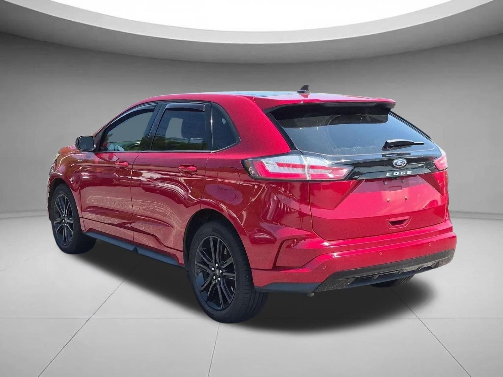 Used 2022 Rapid Red Metallic Tinted Clearcoat Ford ST-Line image 3
