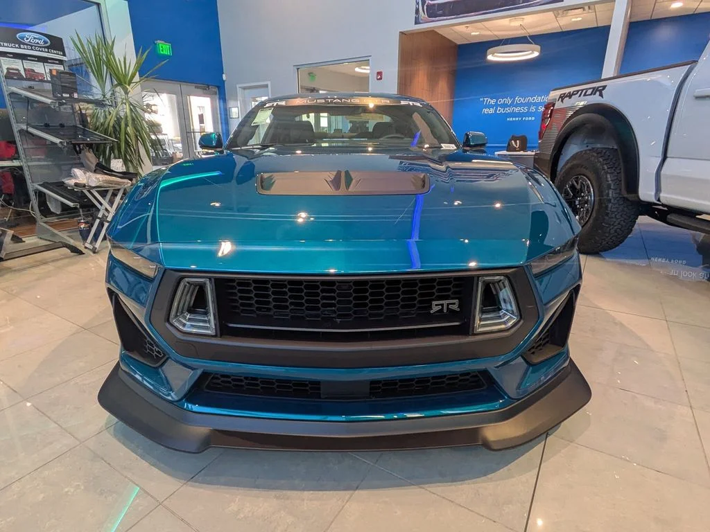 New 2026 Adriatic Blue Metallic Ford GT Premium image 9
