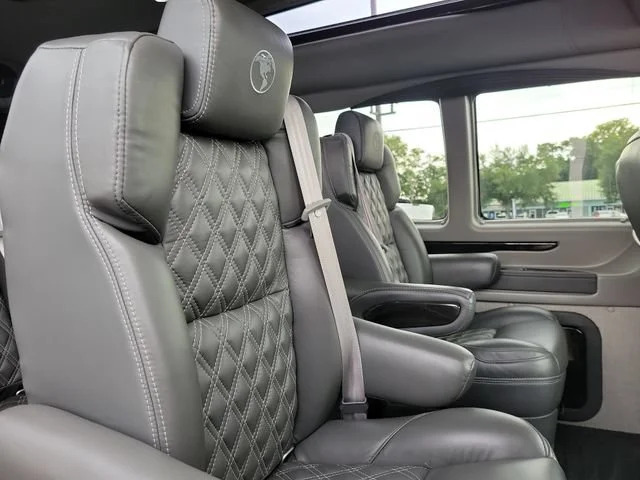 Used 2025 Special Exterior Color GMC Work Van image 23