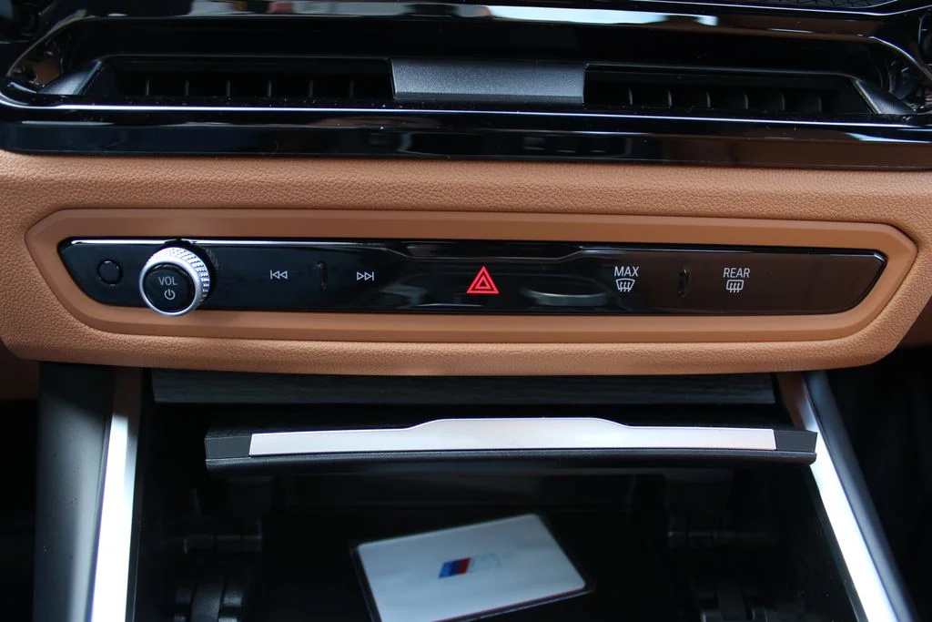 2026 BMW 3 Series 330i - Photo 21