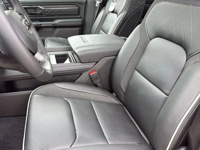 New 2026 Diamond Black Crystal Pearl-Coat Exterior Paint RAM Limited image 16