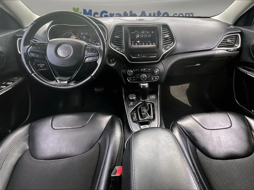 Used 2020 Gray Jeep Latitude Plus image 9