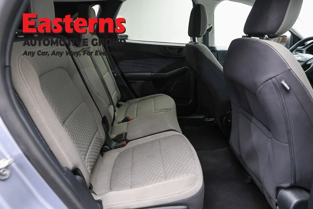 Used 2022 Blue Ford SE image 24