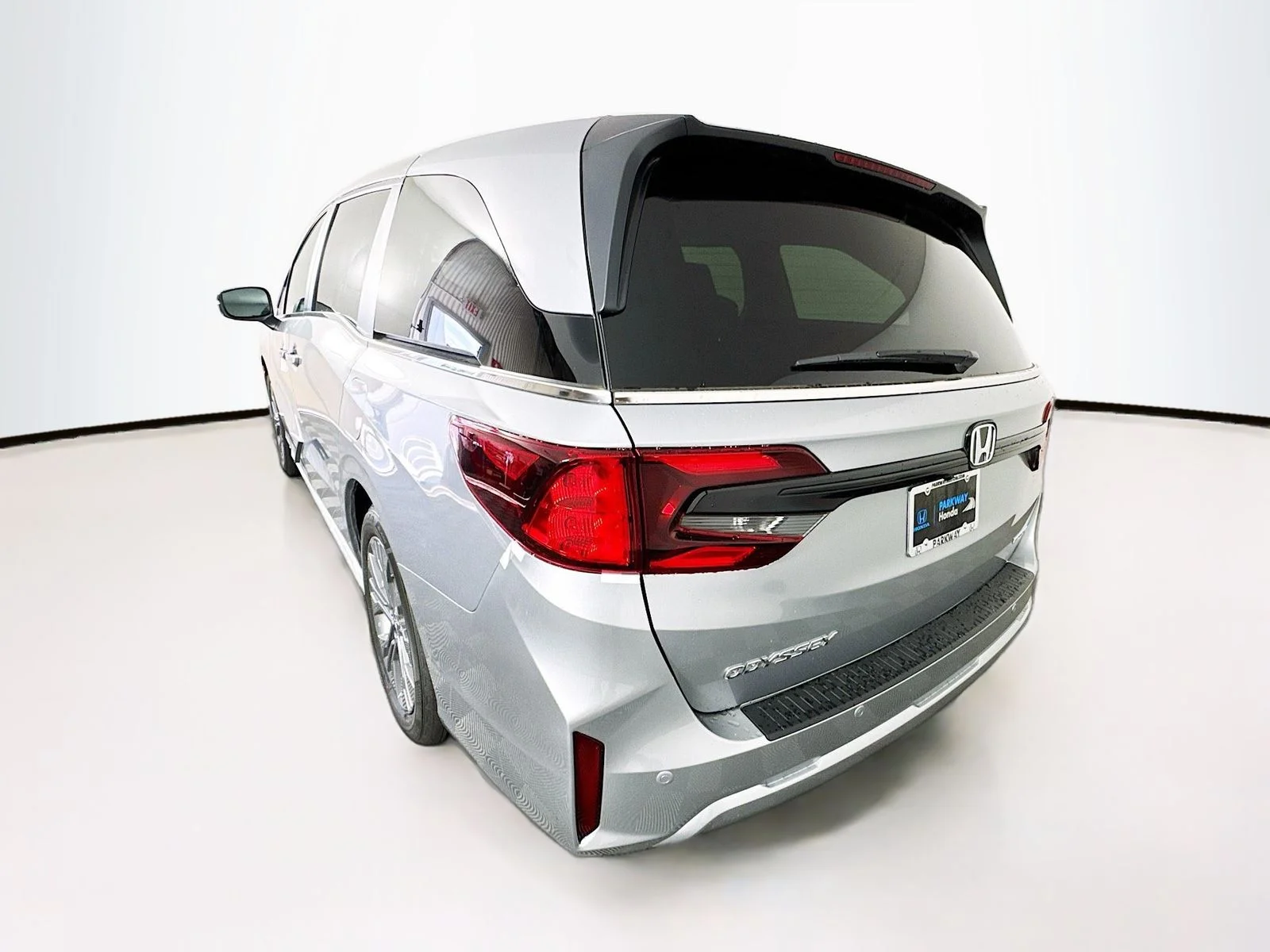 Used 2026 Silver Honda Touring image 7