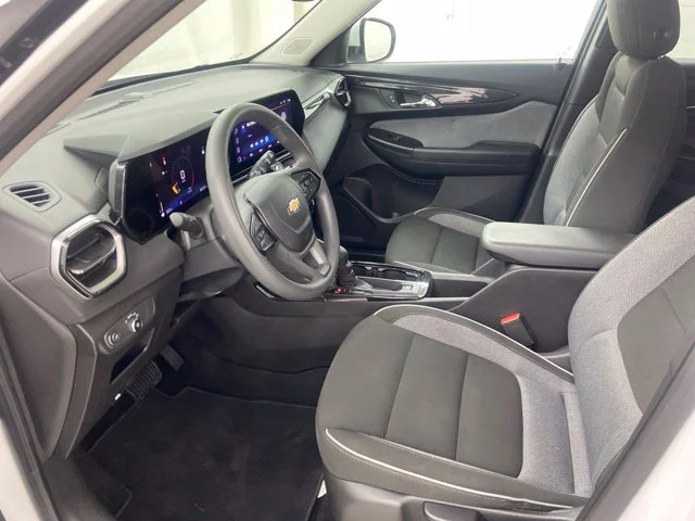 Used 2025 White Chevrolet LT image 16