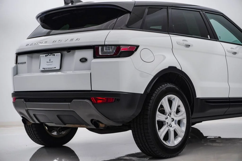 Used 2017 Fuji White Land Rover  image 12