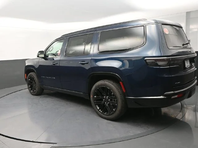 New 2026 Fathom Blue Pearl-Coat Exterior Paint Jeep Limited Reserve image 6