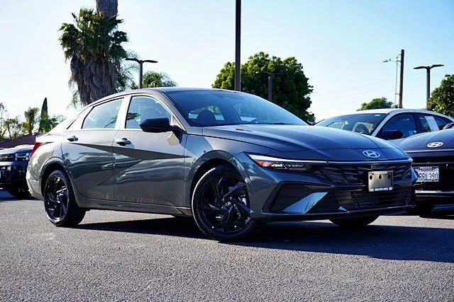 Used 2026 Gray Hyundai SEL Sport image 1