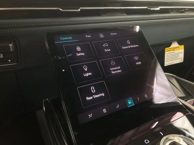 2025 Cadillac Escalade IQ Luxury 2 - Photo 16