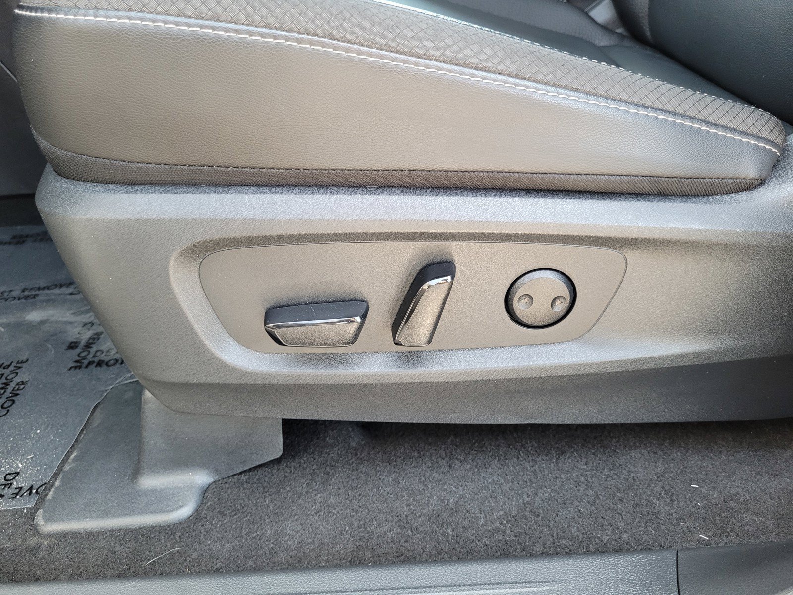 2025 Nissan Pathfinder SL - Photo 12