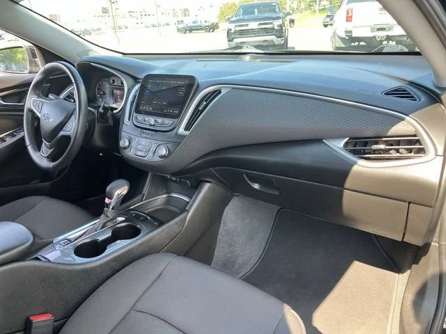 2022 Chevrolet Malibu RS - Photo 26