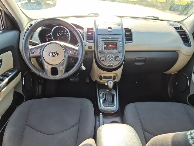 Used 2012 Green Kia Exclaim image 29