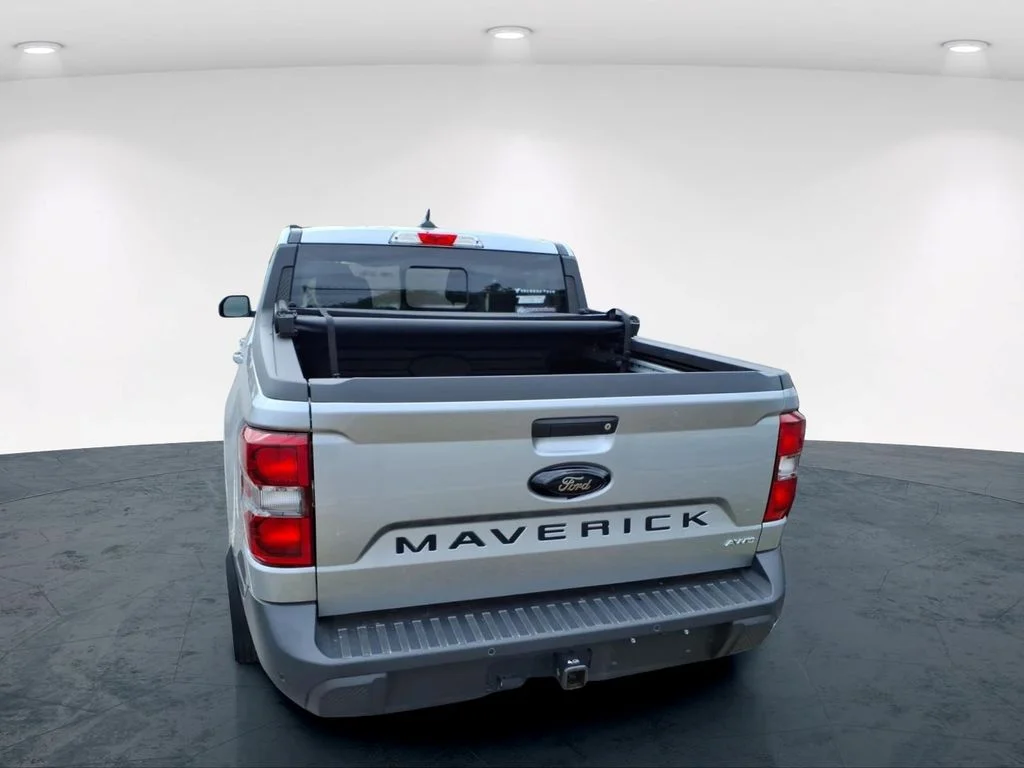Used 2024 Silver Ford Lariat image 19