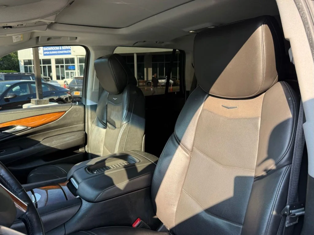 Used 2019 Gray Cadillac Luxury image 18