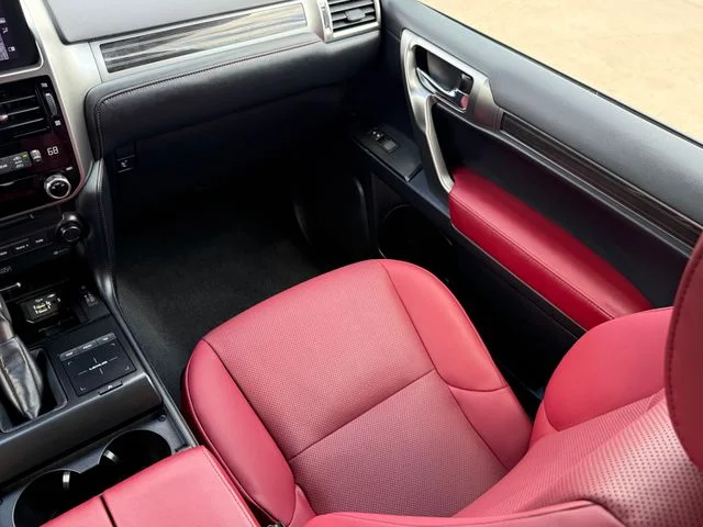 Used 2023 White Lexus 460 image 24