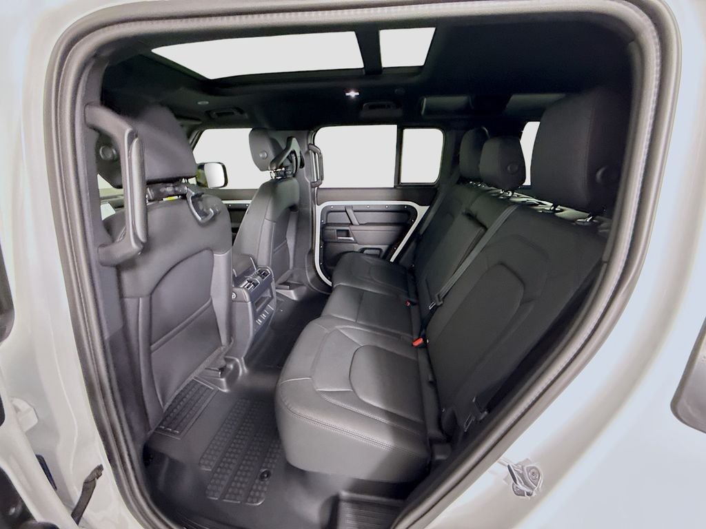 Used 2026 Fuji White Land Rover S image 23