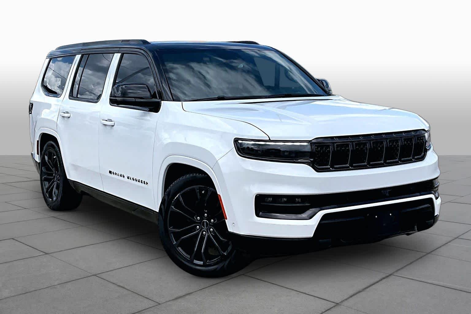 Used 2024 Bright White Clearcoat Jeep Series II Obsidian image 3