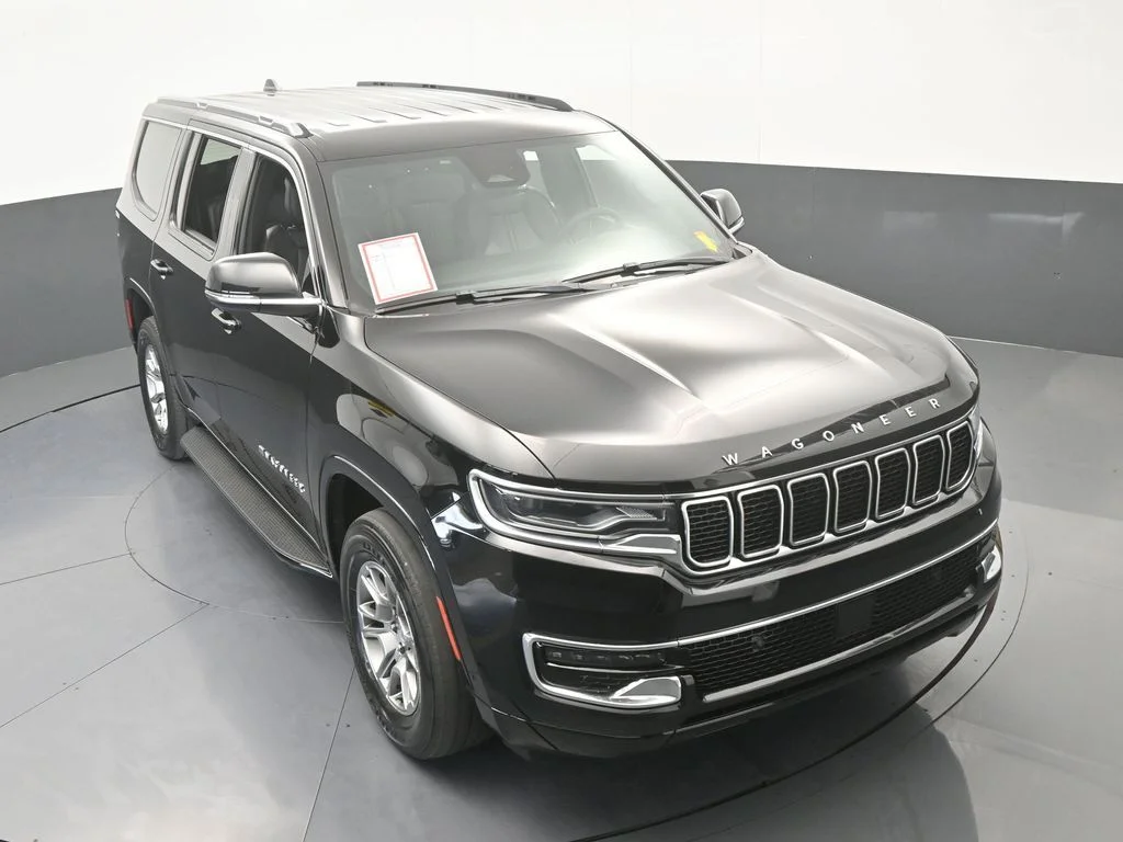 Used 2023 Diamond Black Crystal Pearlcoat Jeep Base image 61