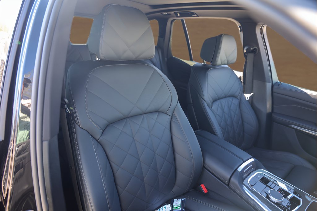 2026 BMW X5 M60i - Photo 28