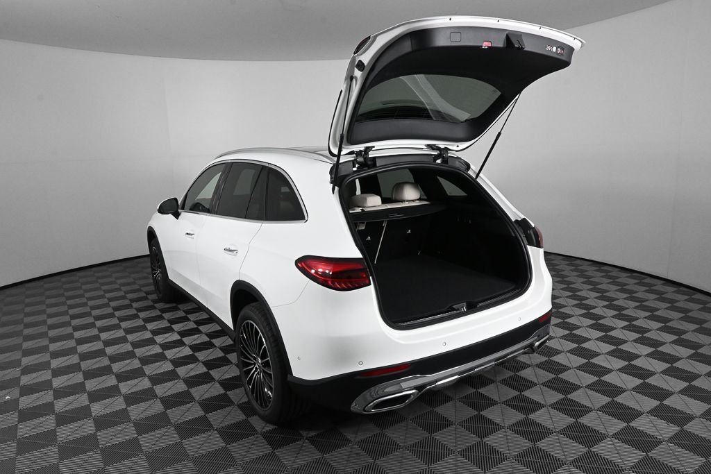 New 2026 Polar White Mercedes-Benz GLC 300 image 31