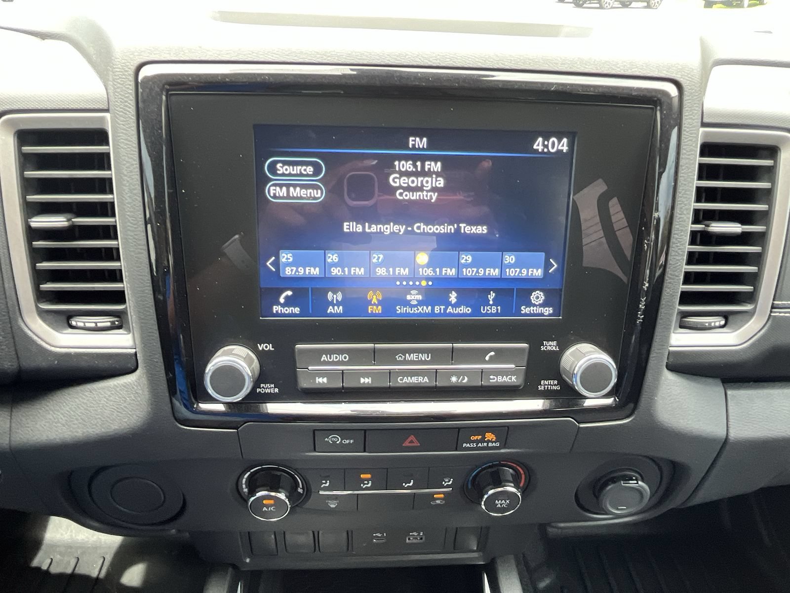 Used 2024 Glacier White Nissan SV image 20