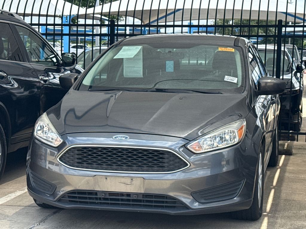 2018 Ford Focus Sedan SE's photo