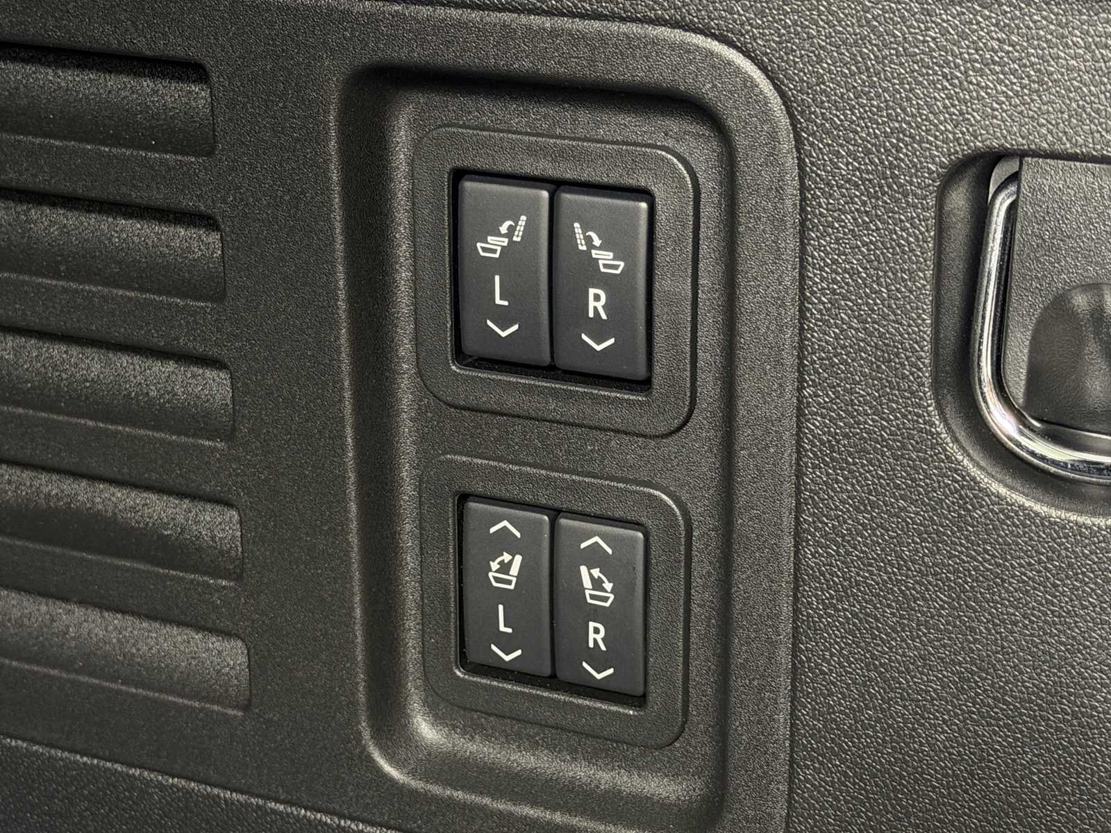 2026 Buick Enclave Sport Touring - Photo 18
