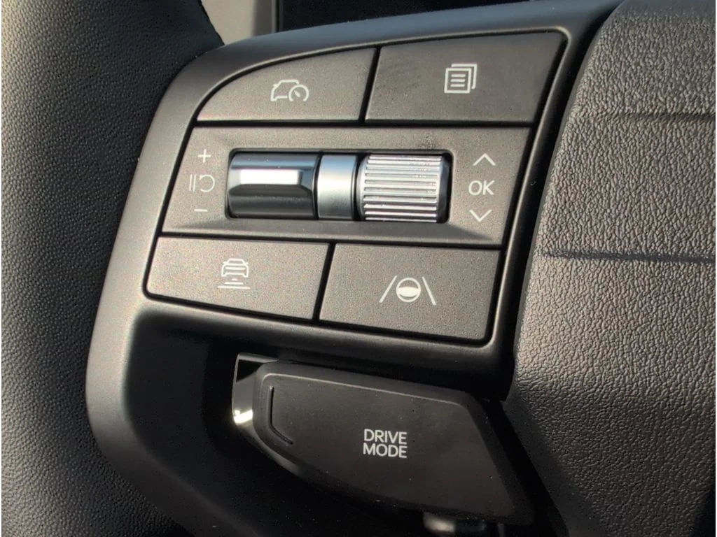 New 2026 Snow White Pearl Kia EX image 24