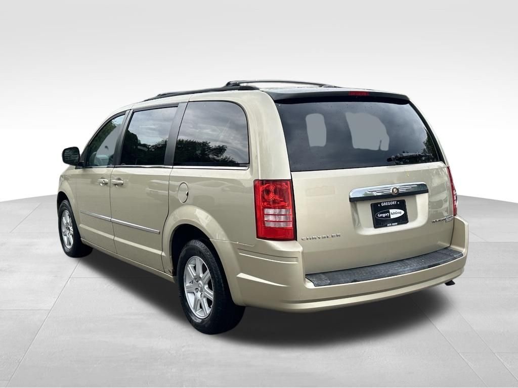 Used 2010 Gold Chrysler Touring image 9