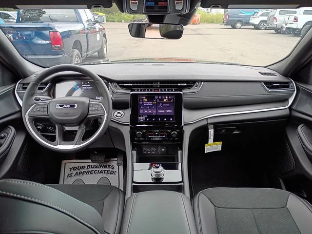 2025 Jeep Grand Cherokee Altitude - Photo 9