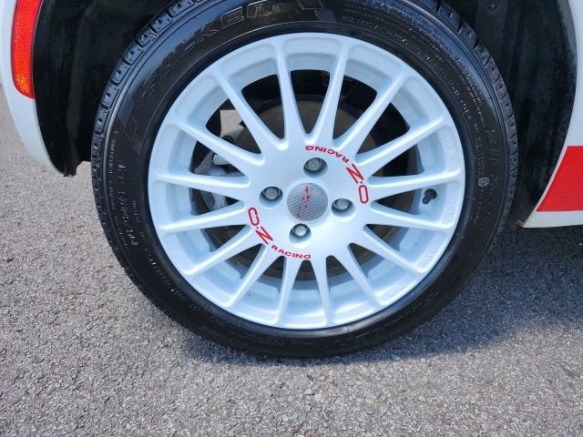 Used 2015 White FIAT Pop image 14
