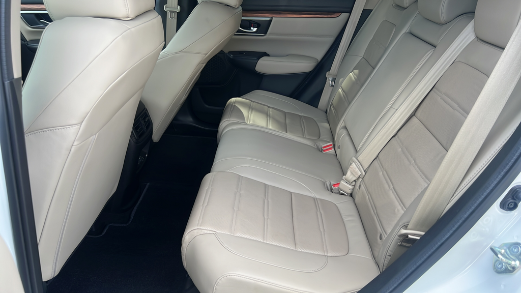 Used 2018 White Honda EX-L image 16