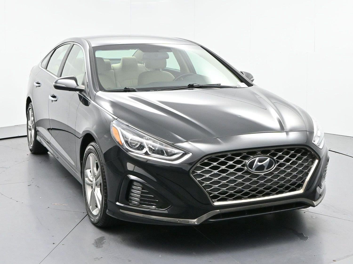 Used 2019 Phantom Black Hyundai SEL image 2