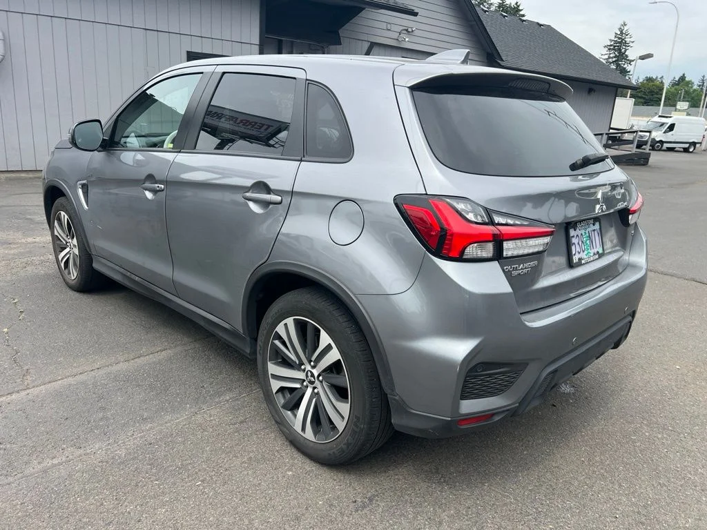 Used 2022 Gray Mitsubishi 2.0 SE image 5