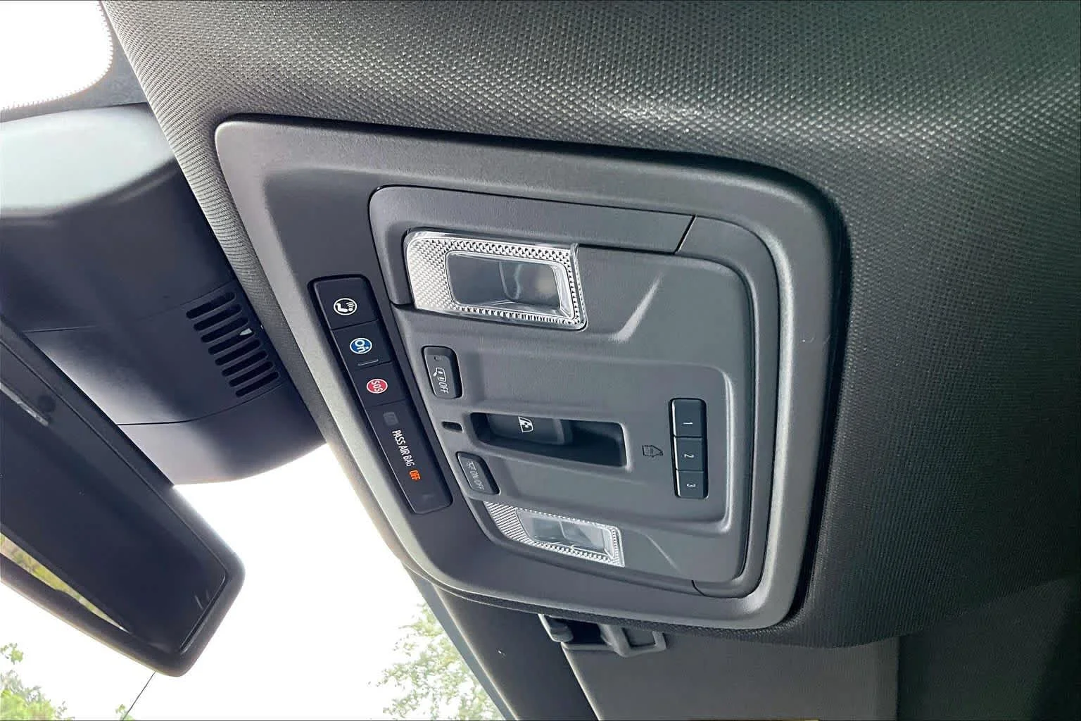 Used 2023 Sterling Metallic GMC SLT image 32