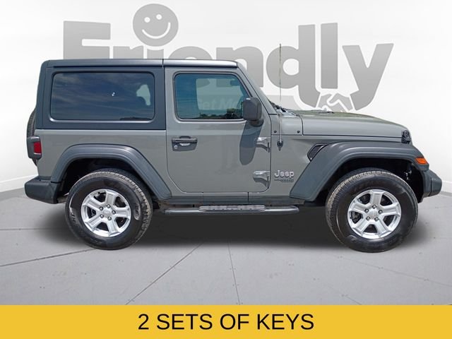 Used 2020 Gray Jeep Sport S image 4