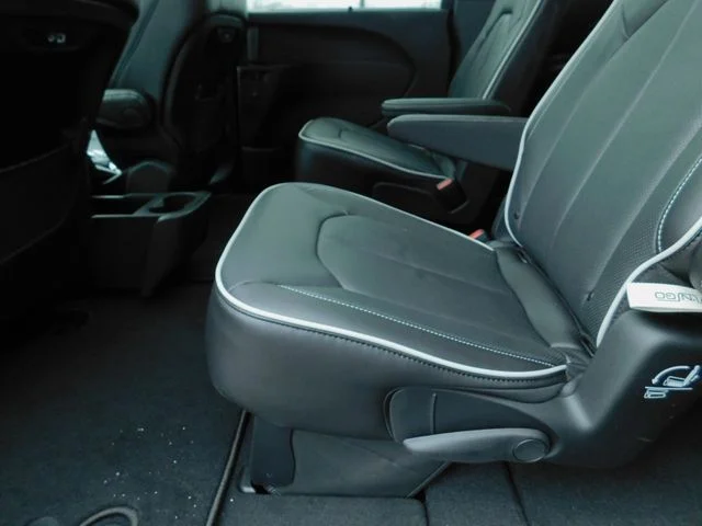 New 2026 Black Chrysler Limited image 24