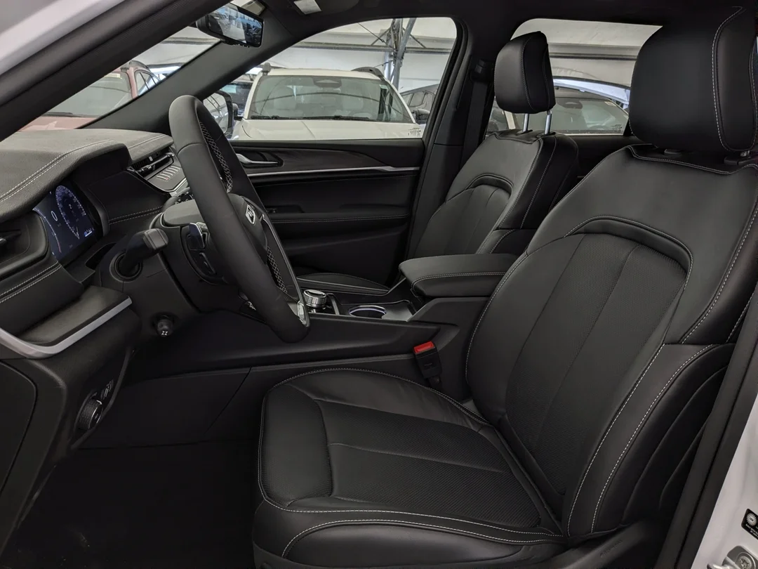 New 2026 White Jeep Limited Reserve - - 4x4 - CommandView Sunroof - Leather Seats - Adaptive Cruise Control & More! image 14