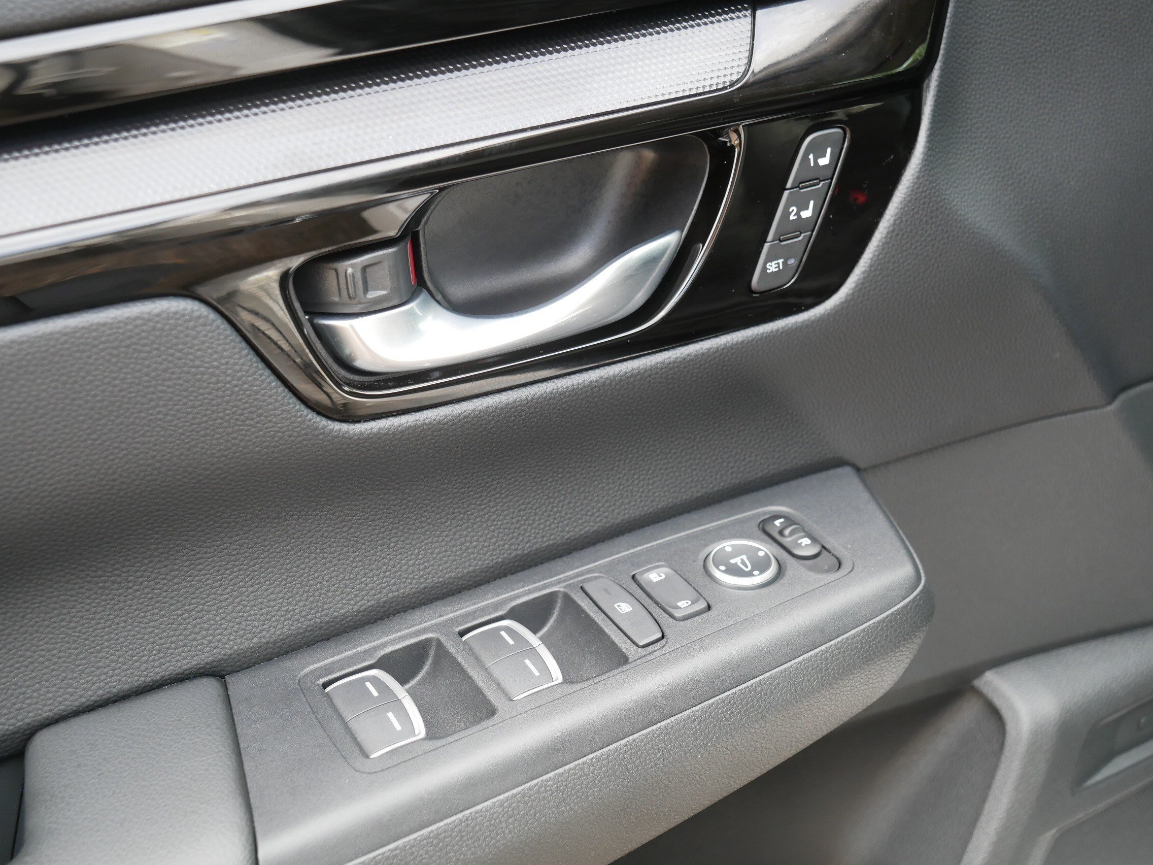 Used 2026 White Honda EX-L image 19