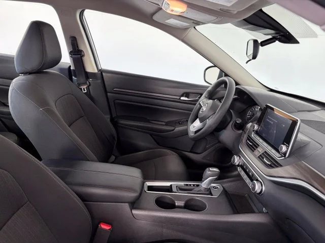 Used 2025 Glacier White Nissan SV image 35