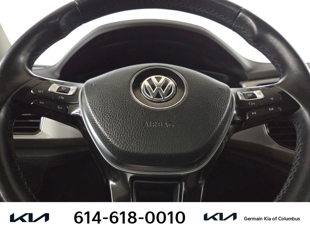 Used 2018  Volkswagen SEL image 22