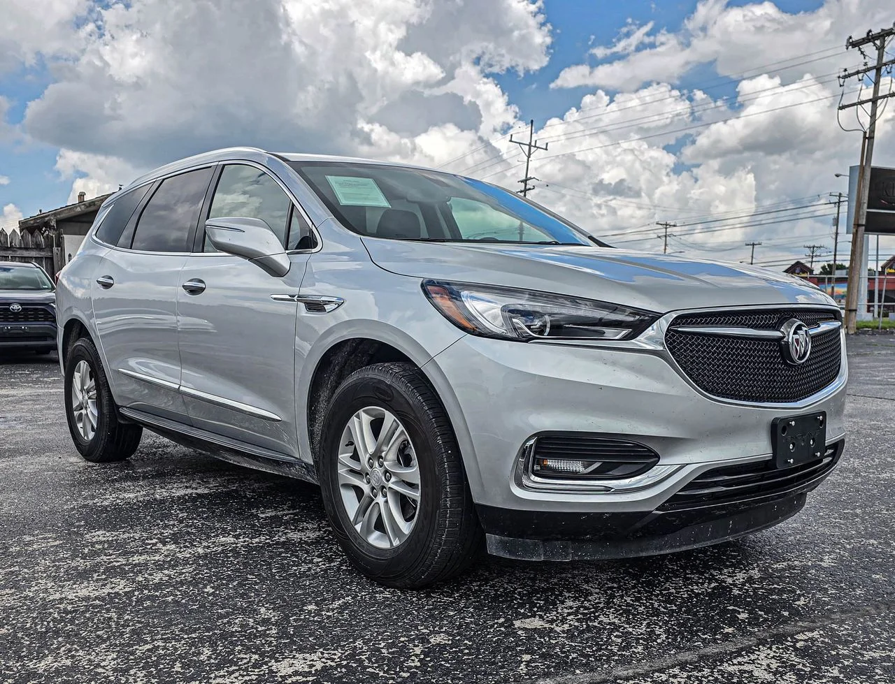 2021 Buick Enclave Essence's photo
