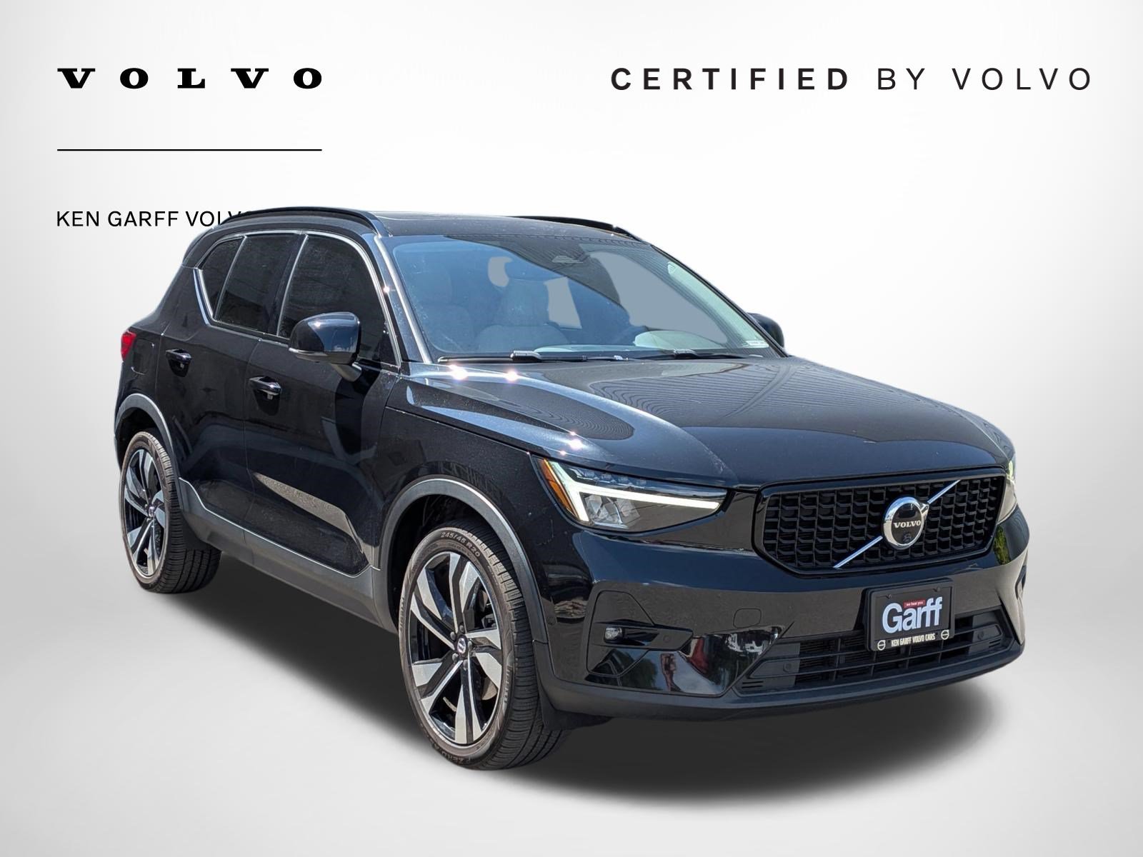 2023 Volvo XC40 B5 Ultimate Dark AWD's photo