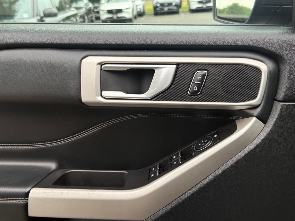 Used 2023 Black Ford XLT image 18