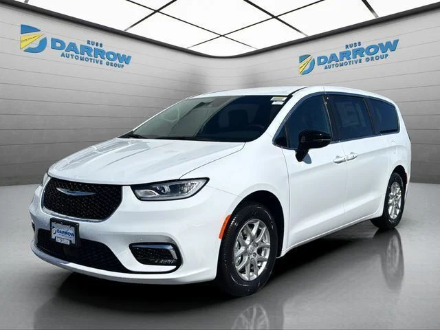 2026 Chrysler Pacifica Select's photo